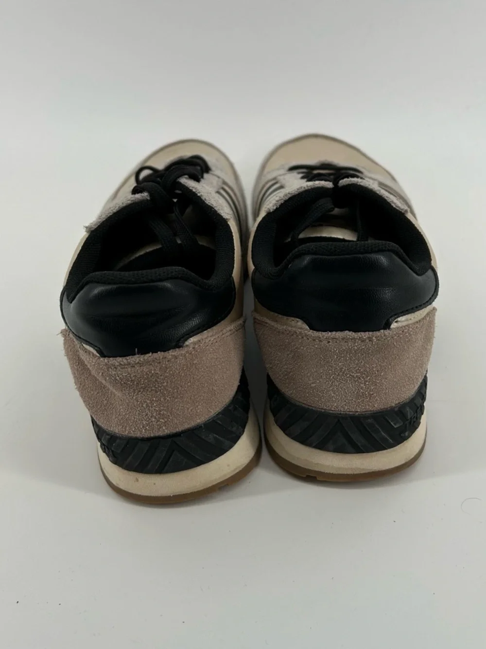 Tretorn Loyola 2.0 sneakers in retro black and gray